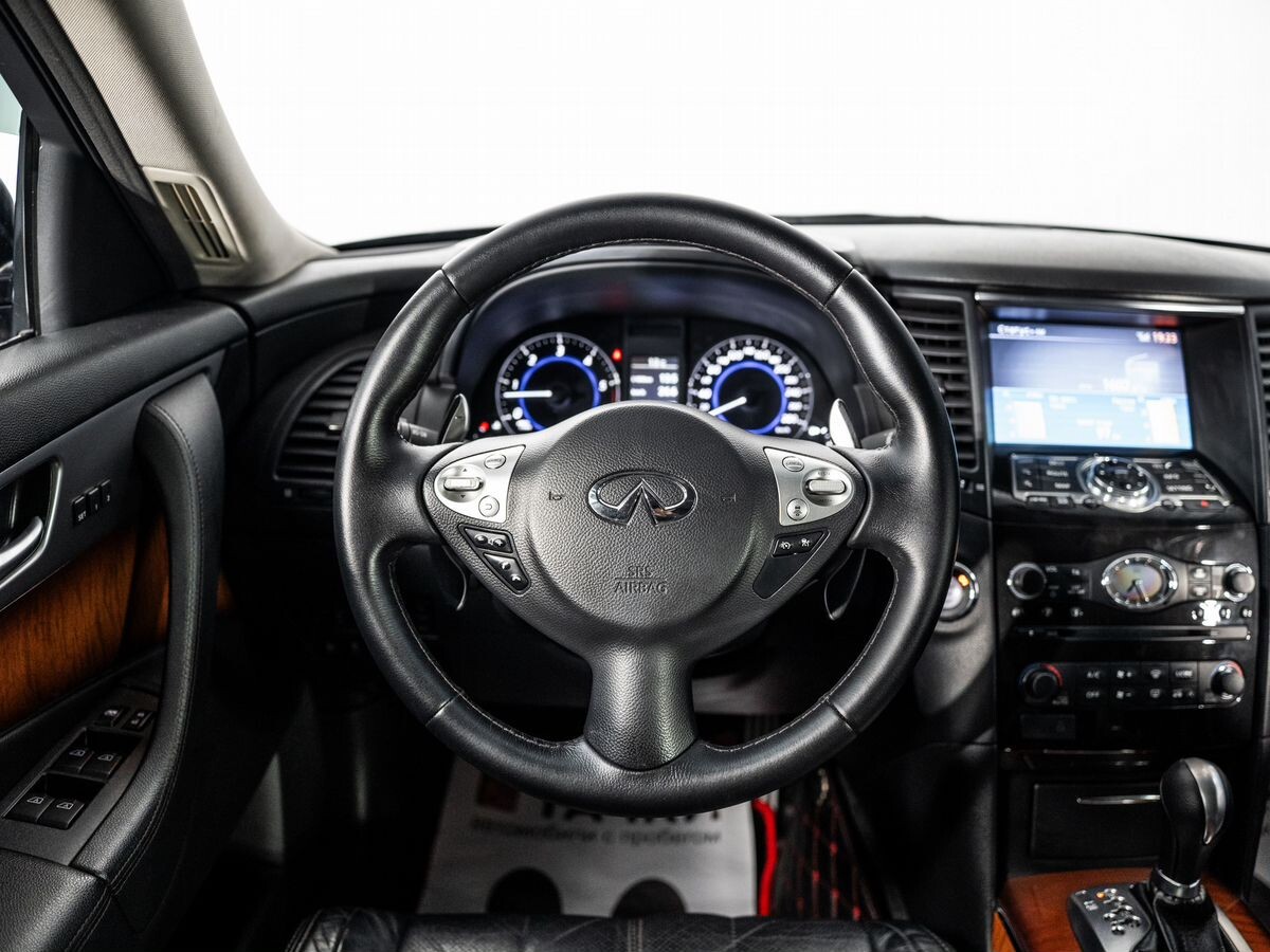 Infiniti QX70 2016 - фото автомобиля