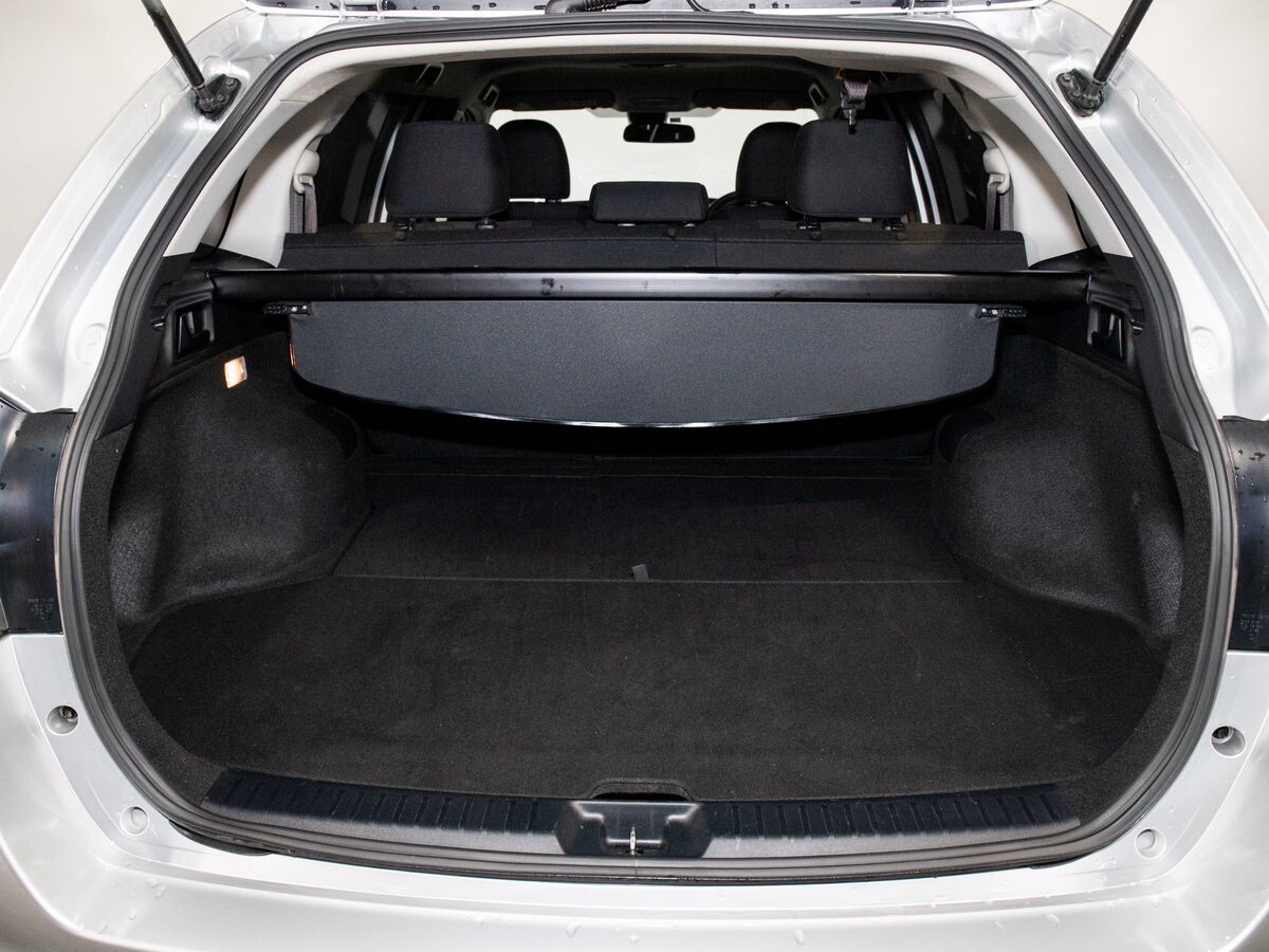 Toyota Corolla Fielder 2019 - фото автомобиля