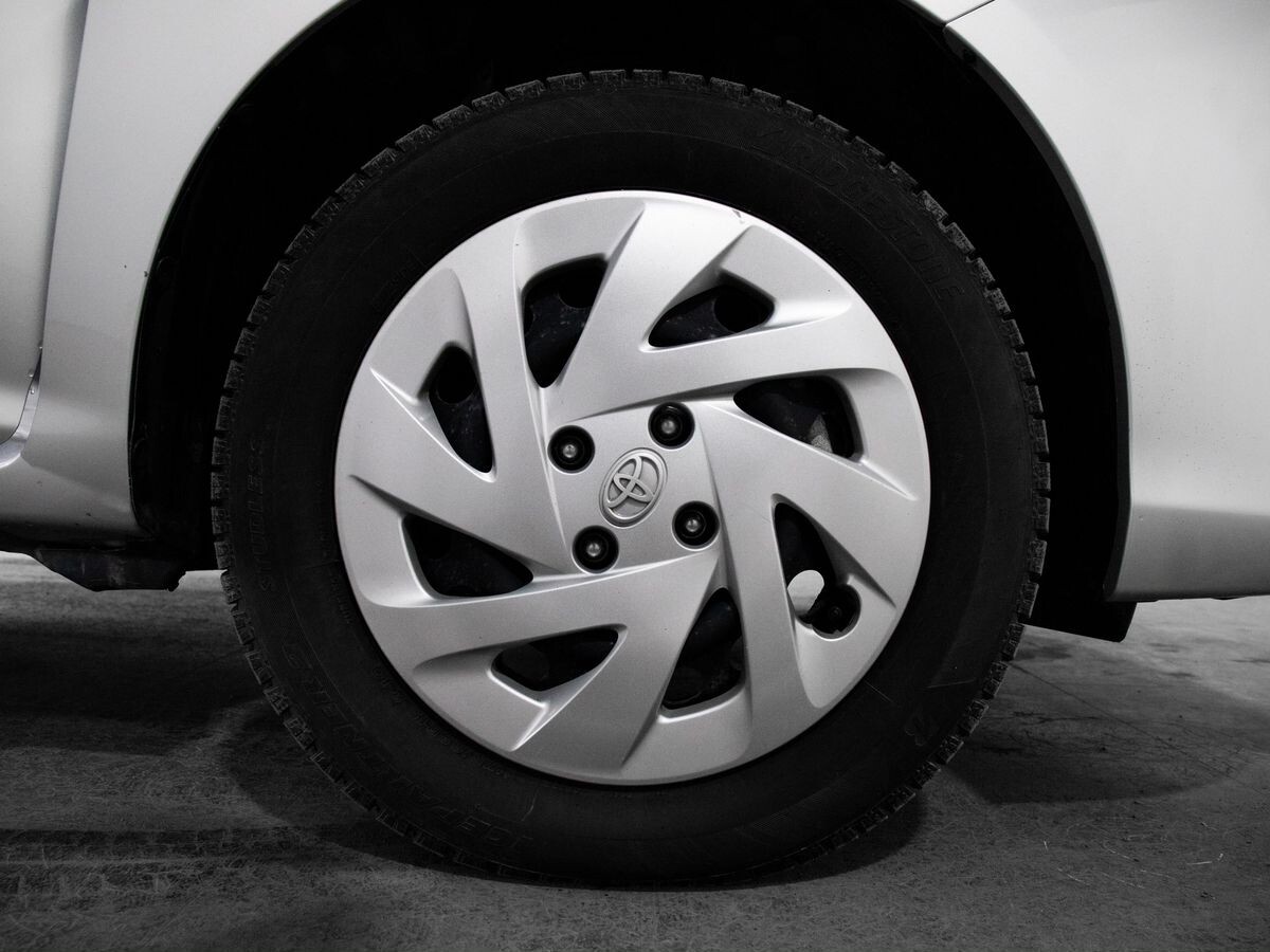 Toyota Corolla Fielder 2019 - фото автомобиля