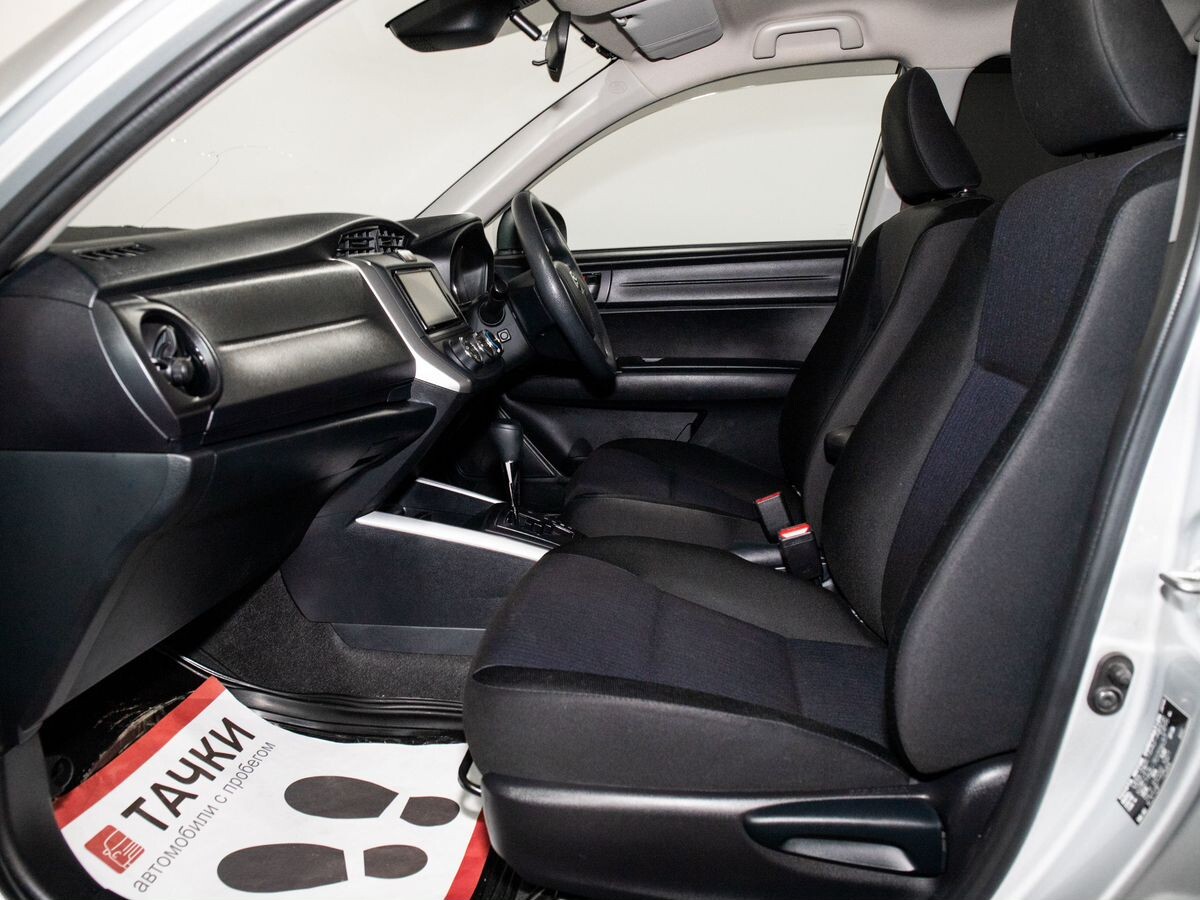 Toyota Corolla Fielder 2019 - фото автомобиля