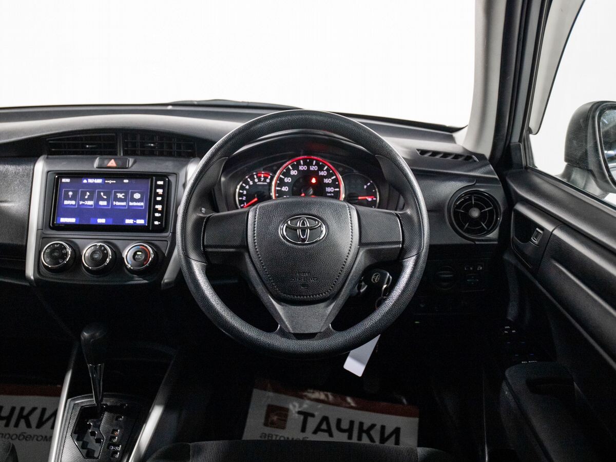 Toyota Corolla Fielder 2019 - фото автомобиля