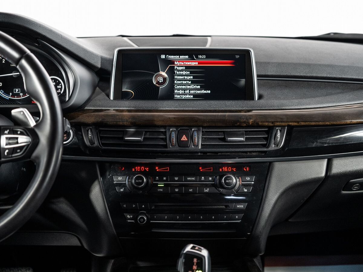 BMW X5 2016 - фото автомобиля