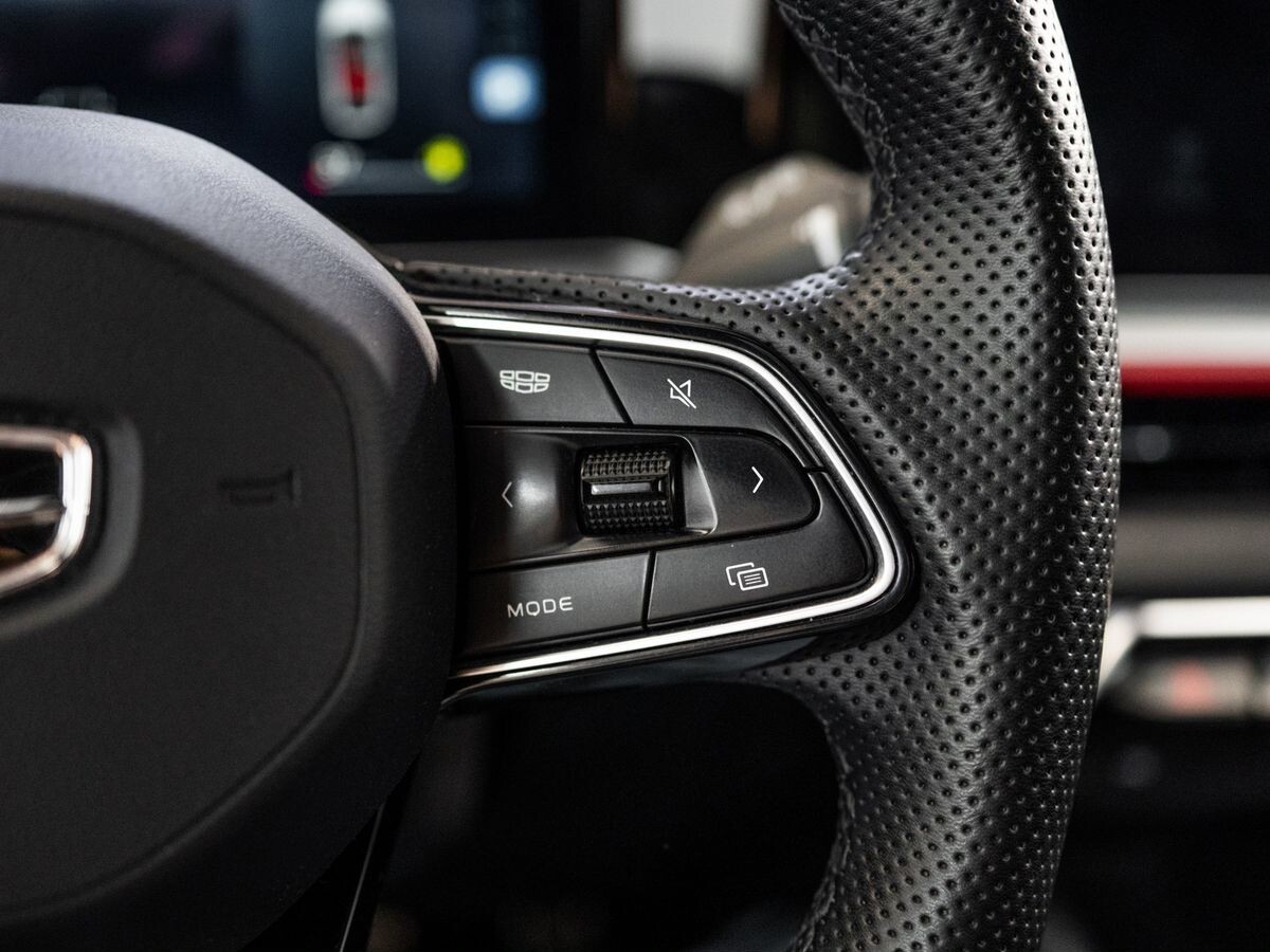 Geely Coolray 2023 - фото автомобиля