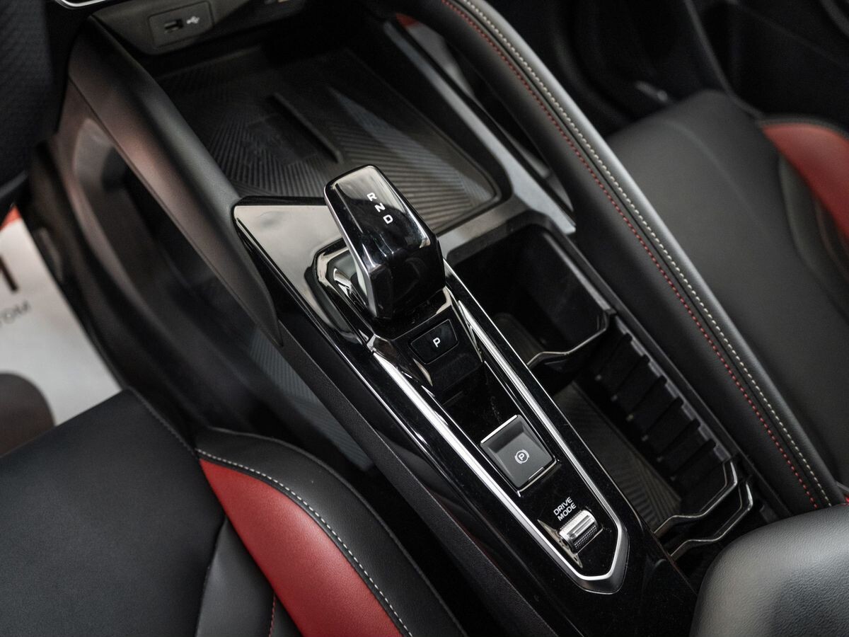 Geely Coolray 2023 - фото автомобиля