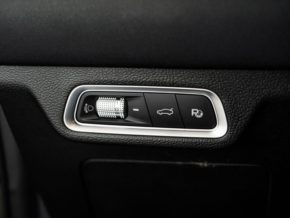 Geely Coolray 2023 - фото автомобиля