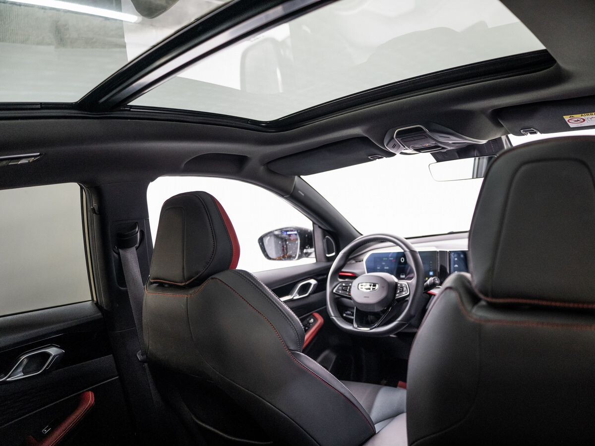 Geely Coolray 2023 - фото автомобиля