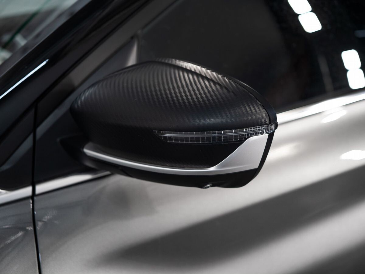 Geely Coolray 2023 - фото автомобиля