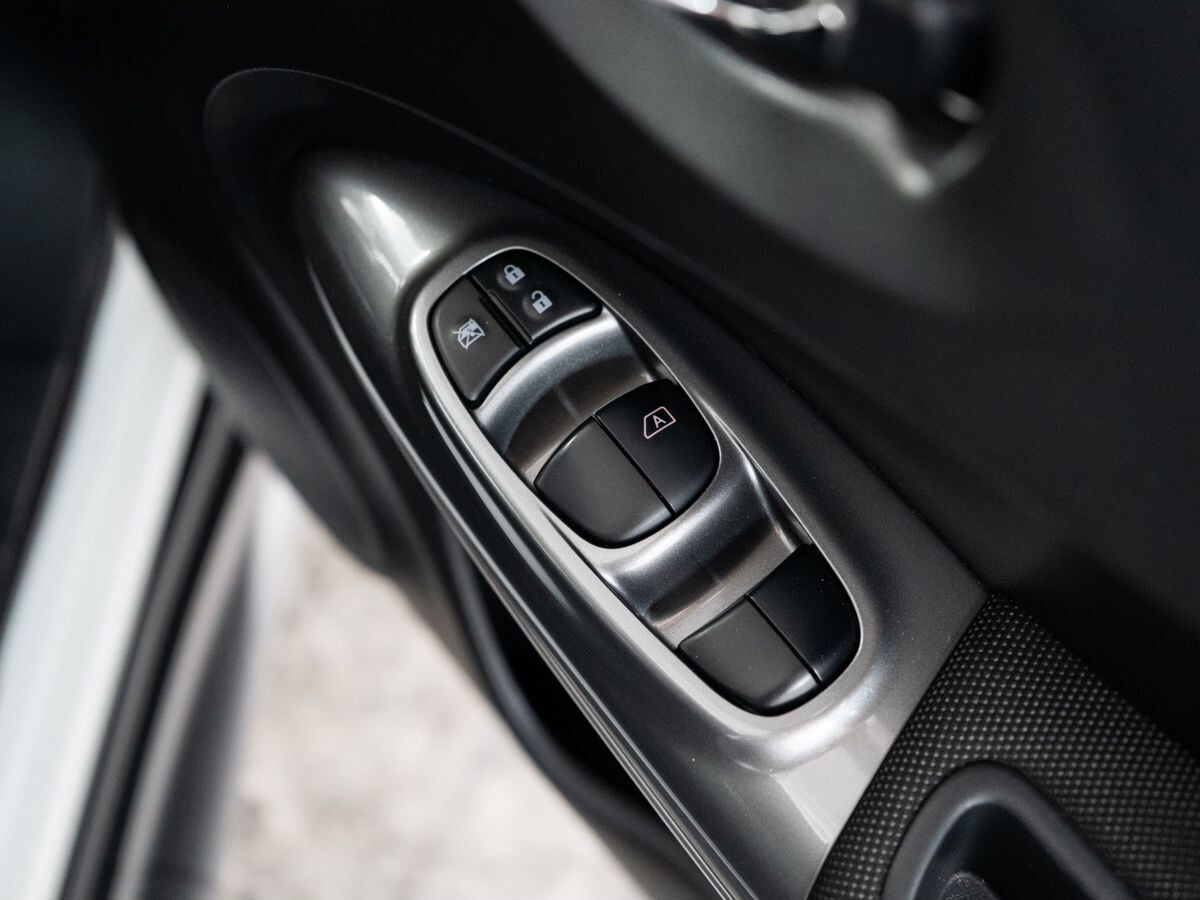 Nissan Juke 2019 - фото автомобиля