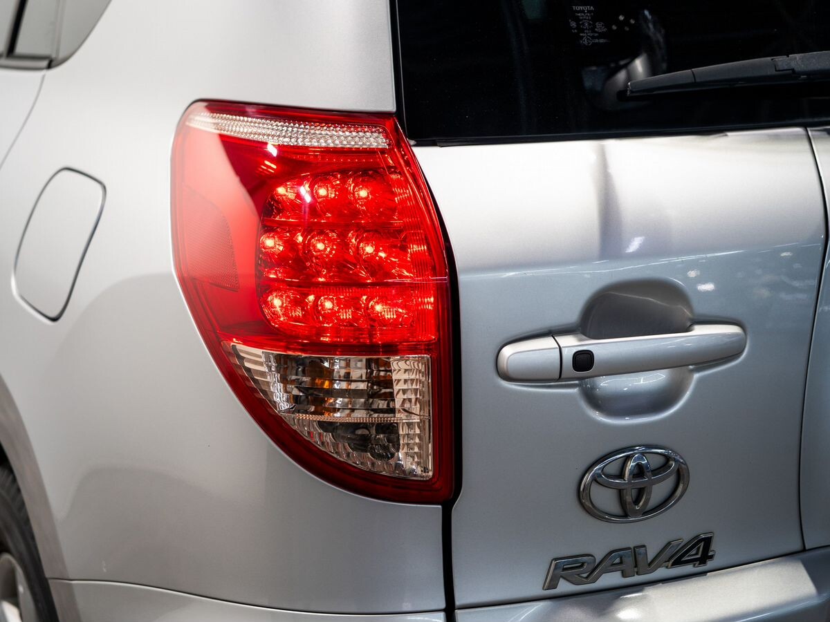 Toyota RAV4 2008 - фото автомобиля