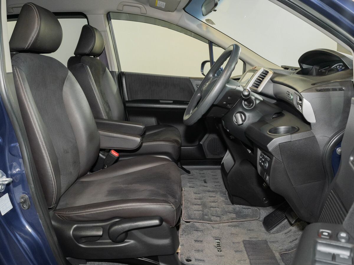 Honda Freed 2016 - фото автомобиля