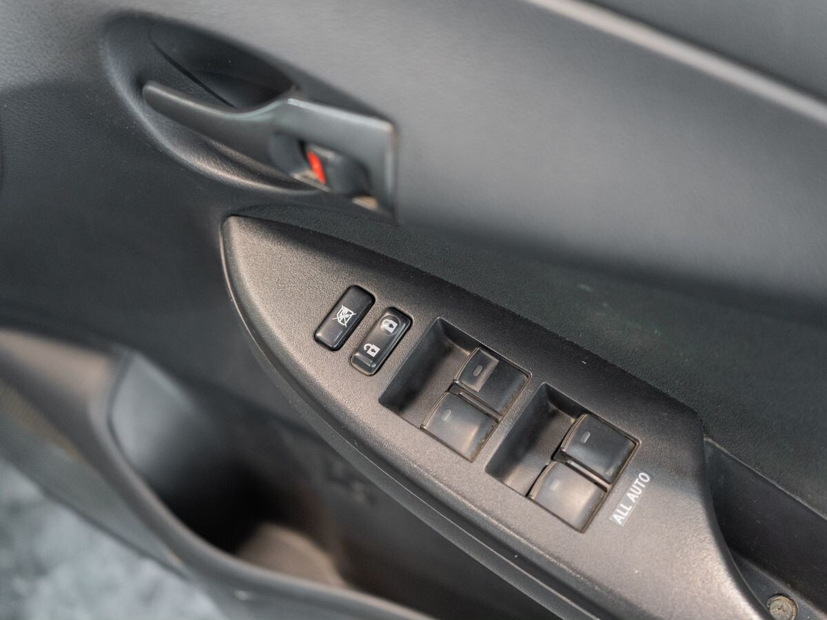 Toyota Corolla Fielder 2011 - фото автомобиля