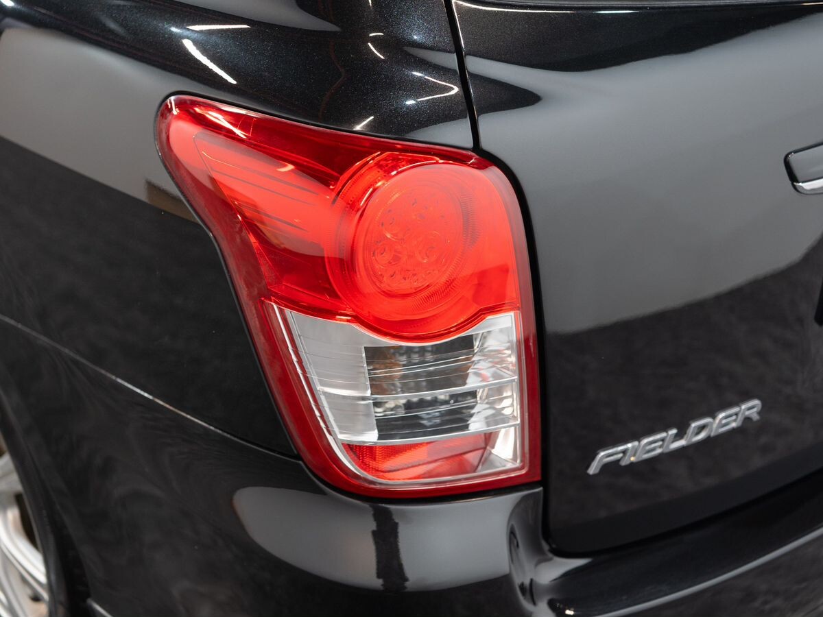 Toyota Corolla Fielder 2011 - фото автомобиля