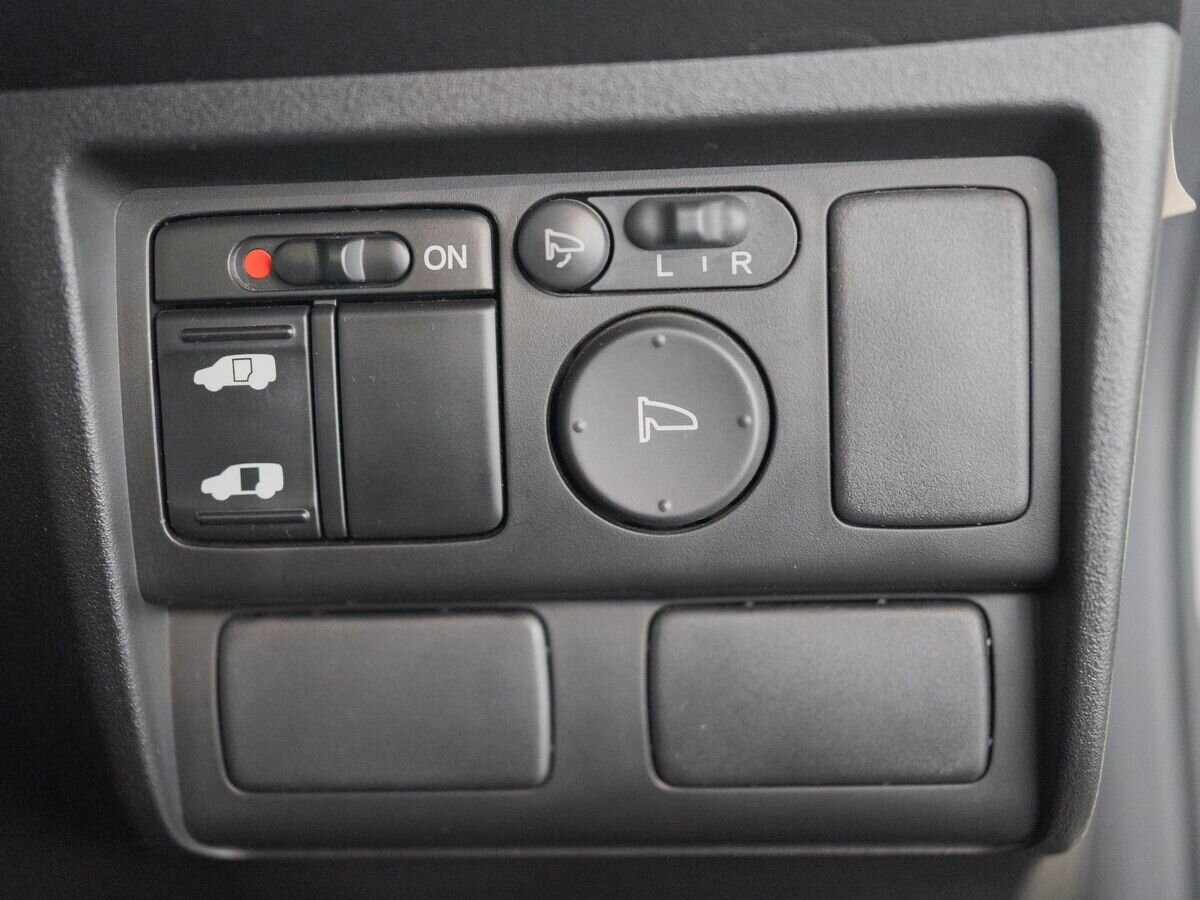 Honda Freed 2010 - фото автомобиля