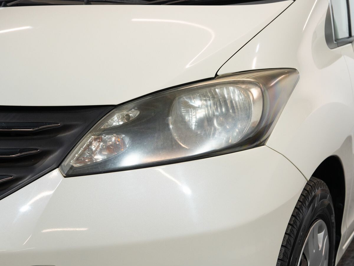 Honda Freed 2010 - фото автомобиля