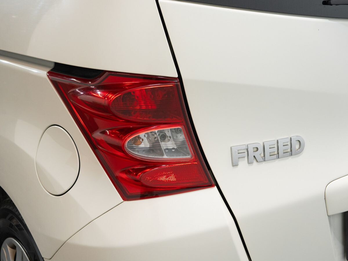 Honda Freed 2010 - фото автомобиля