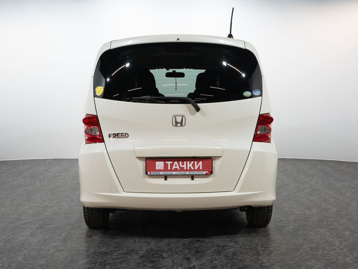 Honda Freed 2010 - фото автомобиля