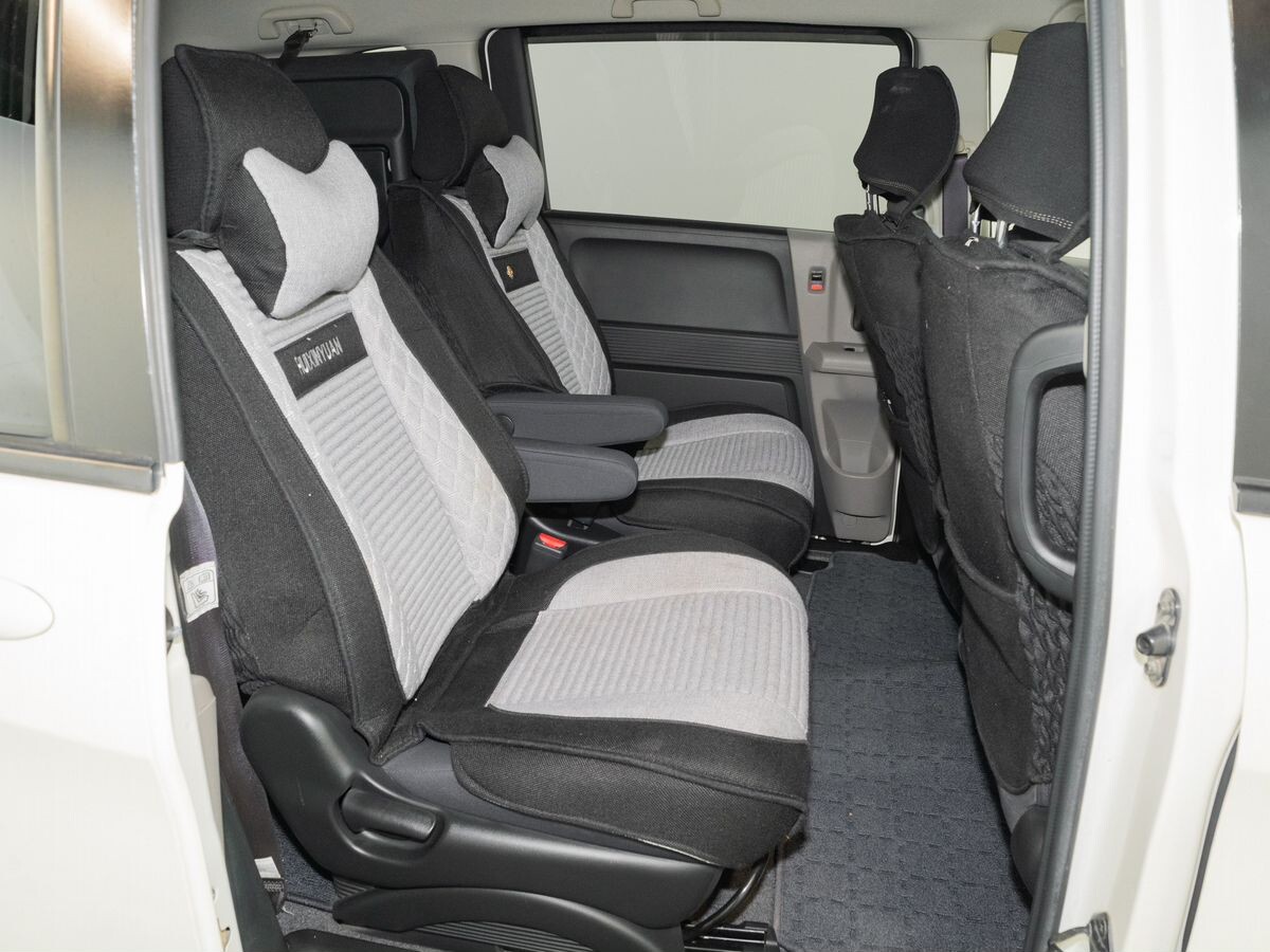 Honda Freed 2010 - фото автомобиля