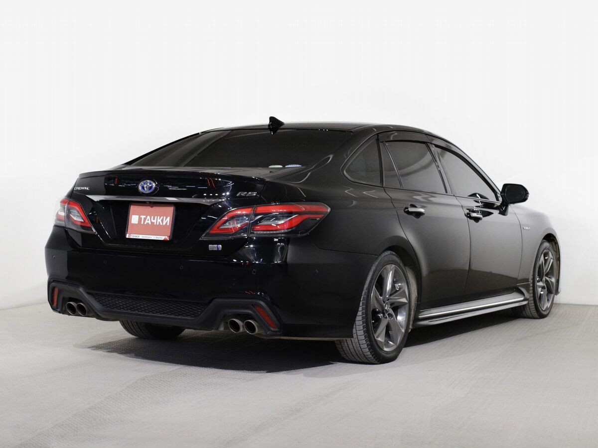 Toyota Crown 2018 - фото автомобиля