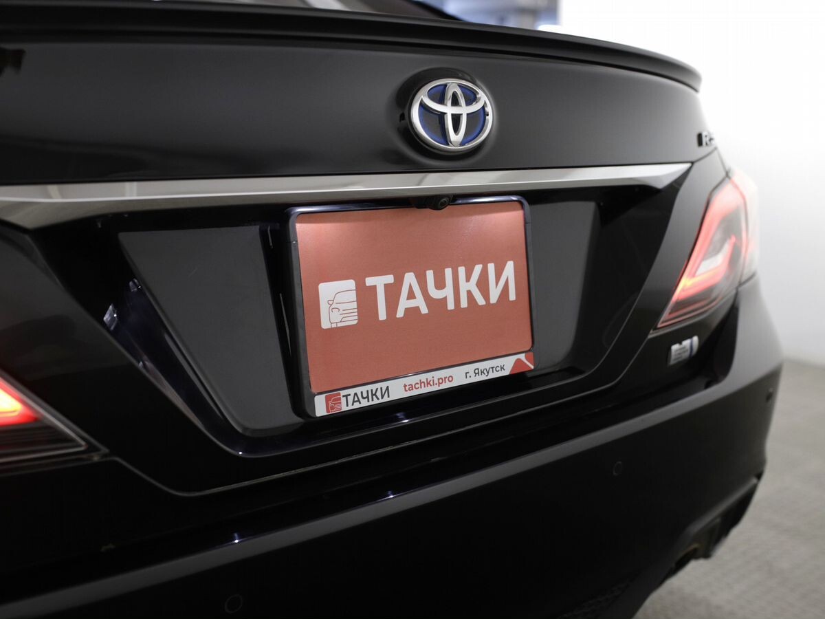 Toyota Crown 2018 - фото автомобиля