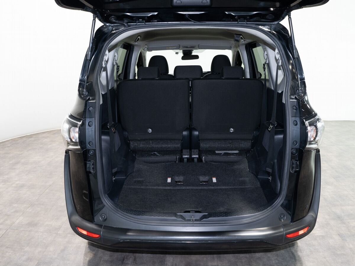 Toyota Sienta 2020 - фото автомобиля