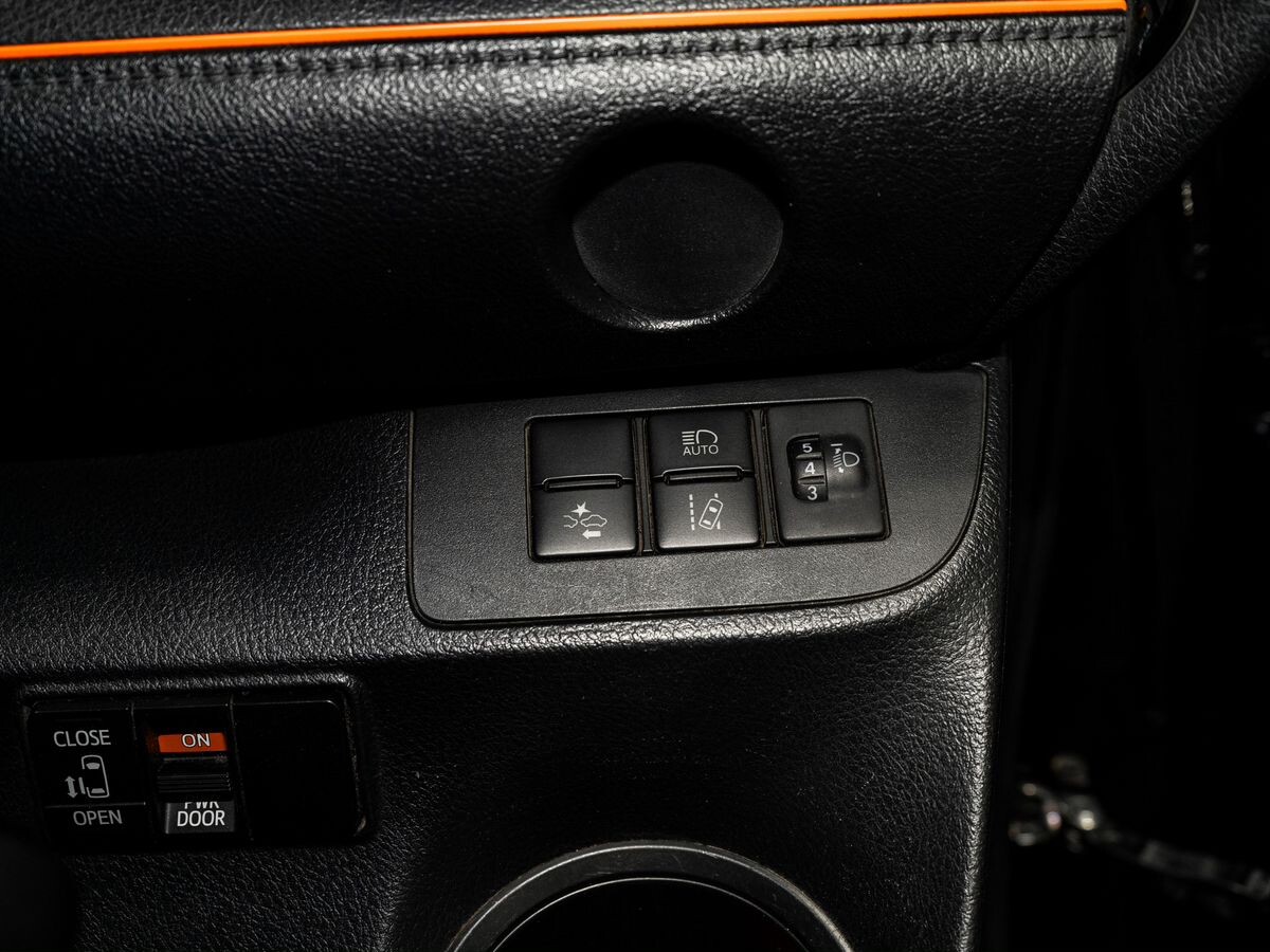 Toyota Sienta 2020 - фото автомобиля