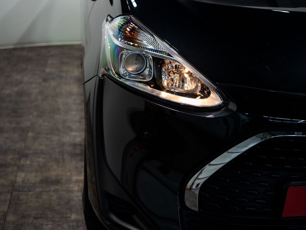 Toyota Sienta 2020 - фото автомобиля