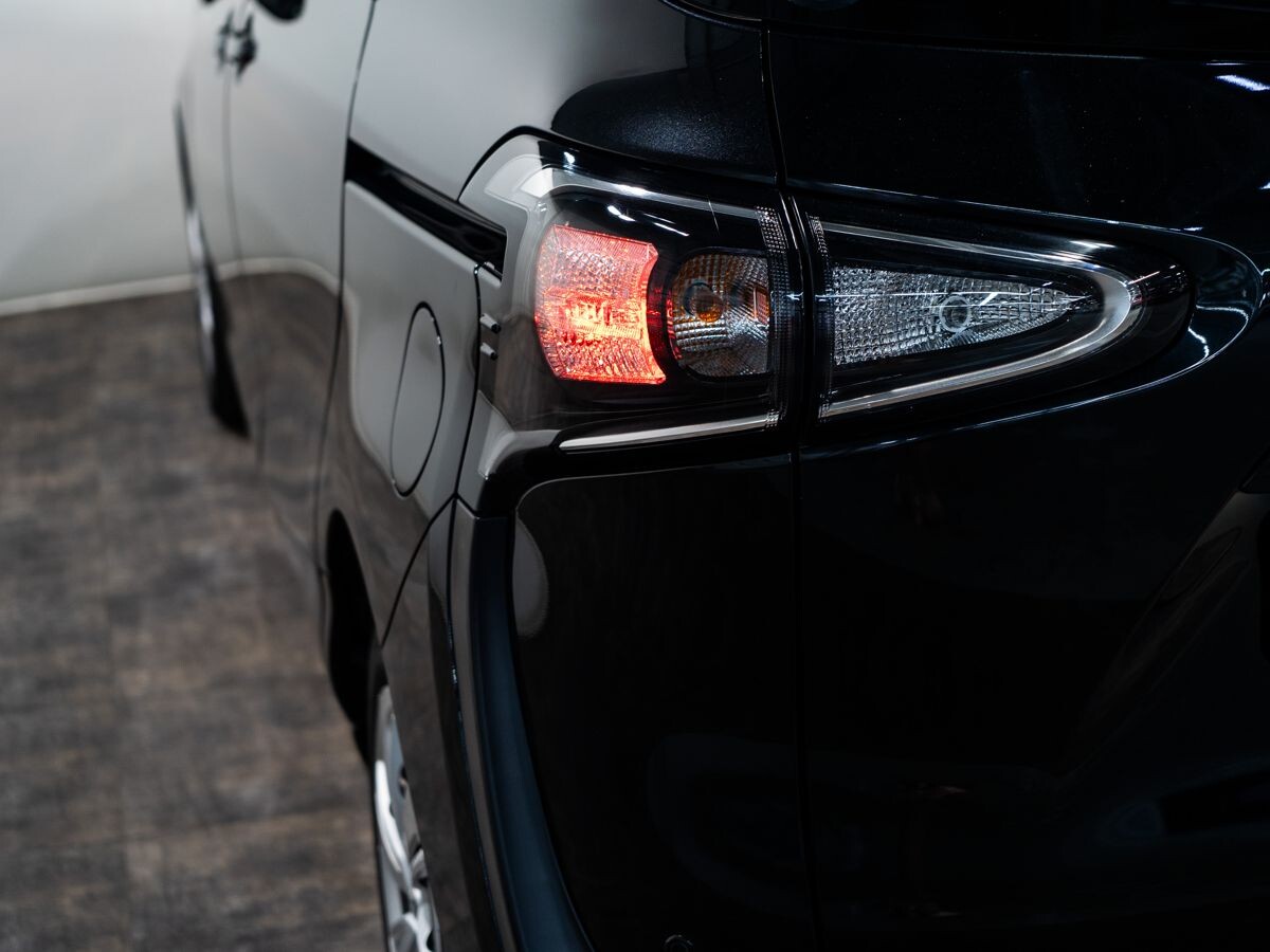 Toyota Sienta 2020 - фото автомобиля