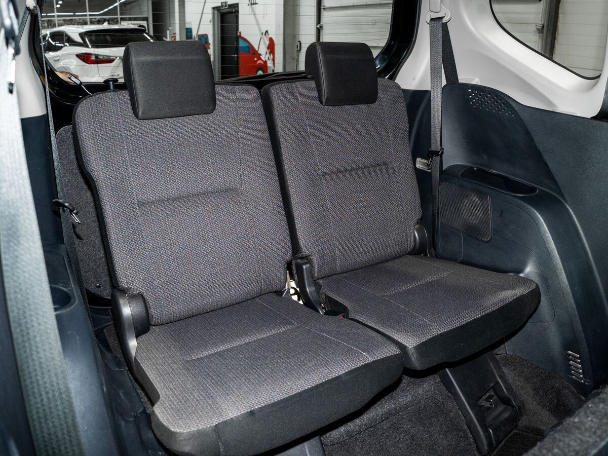 Toyota Sienta 2020 - фото автомобиля