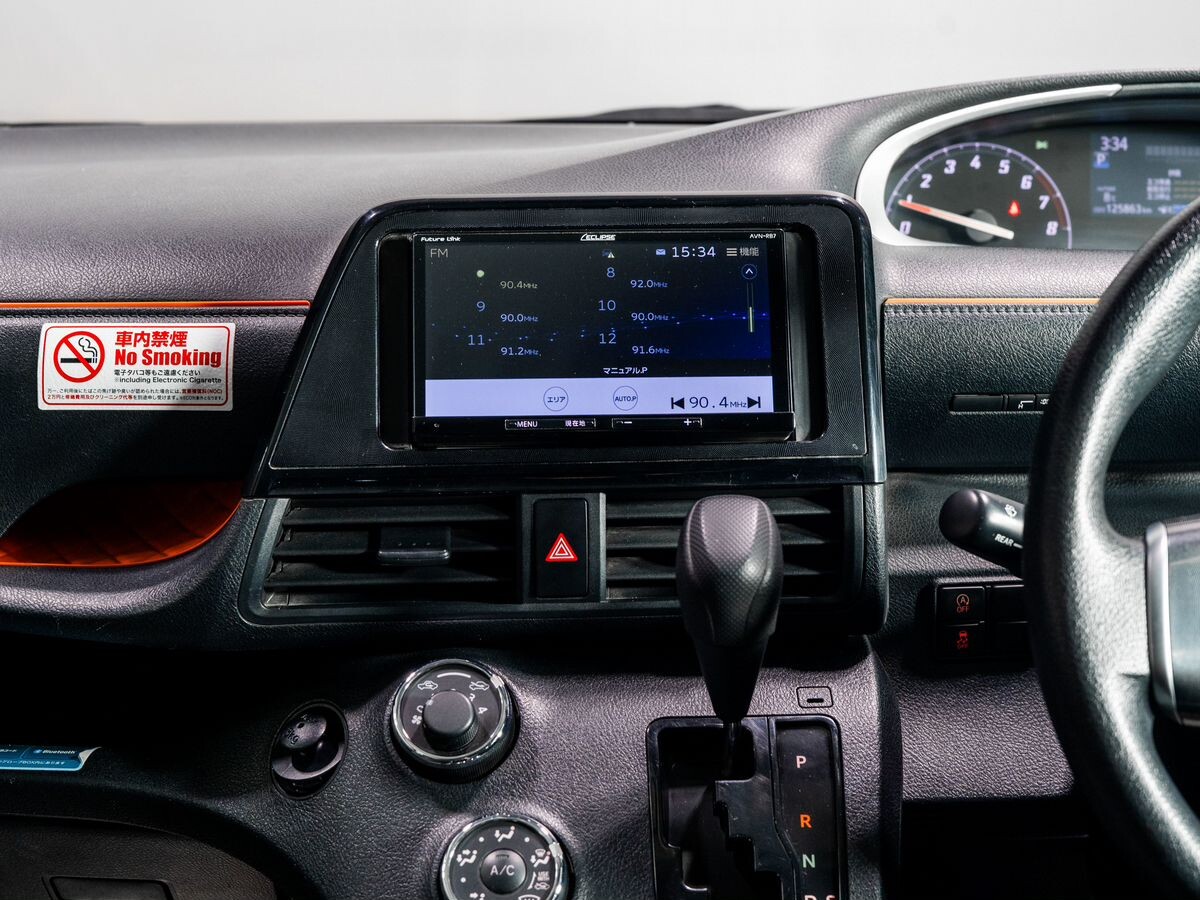 Toyota Sienta 2020 - фото автомобиля