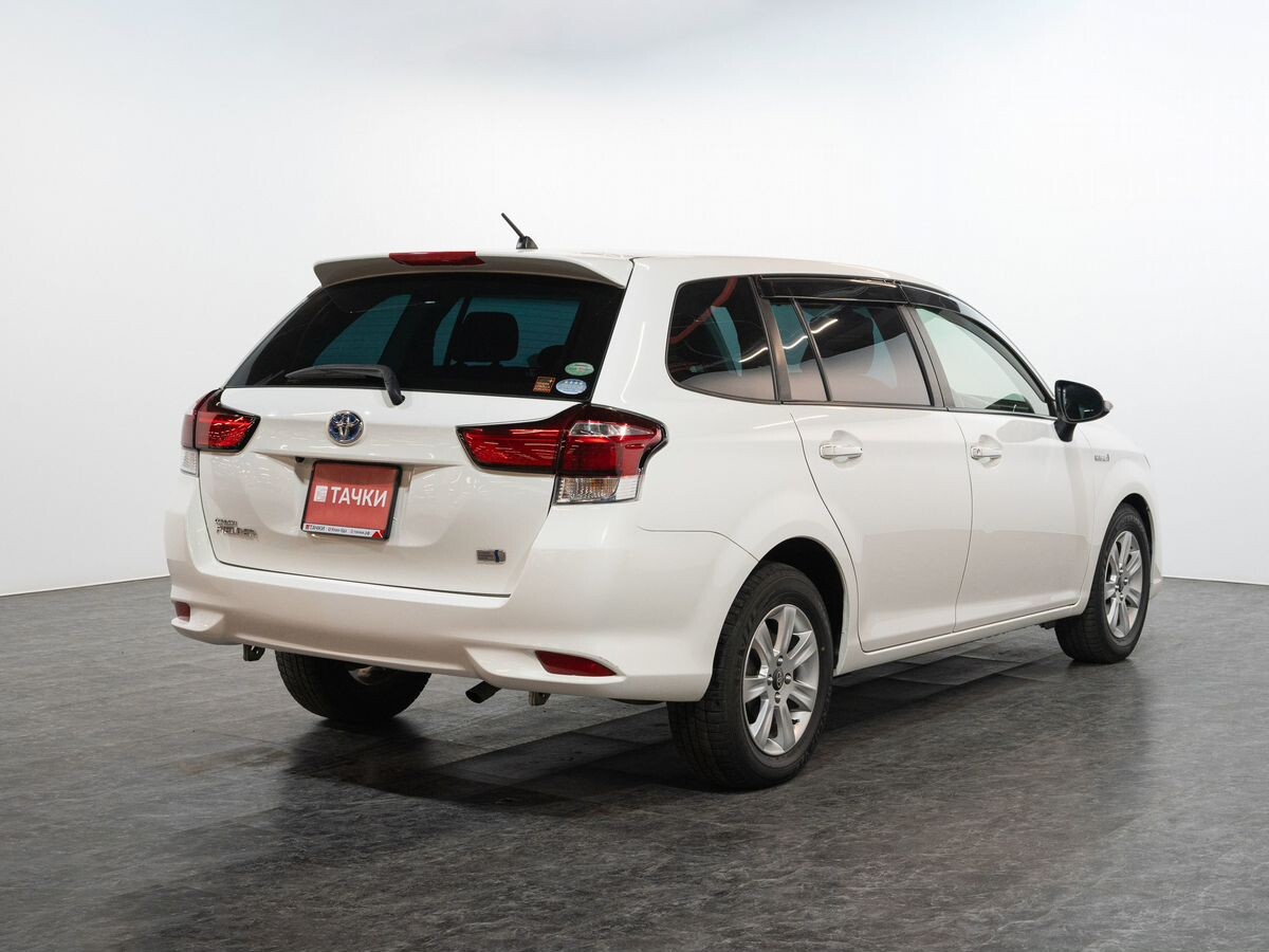 Toyota Corolla Fielder 2016 - фото автомобиля
