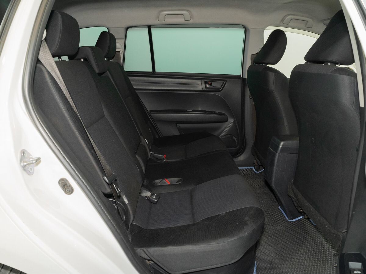 Toyota Corolla Fielder 2016 - фото автомобиля