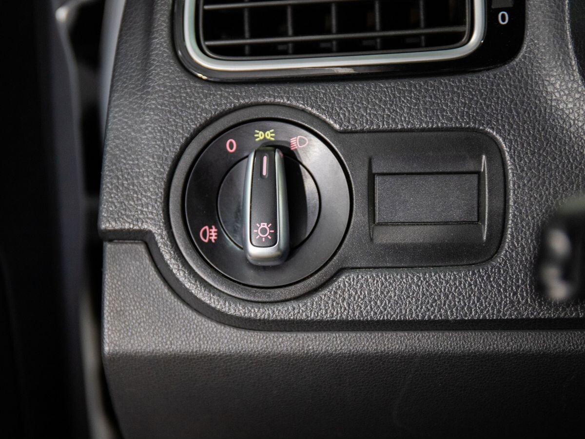 Volkswagen Polo 2019 - фото автомобиля