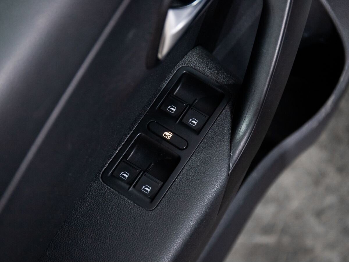 Volkswagen Polo 2019 - фото автомобиля