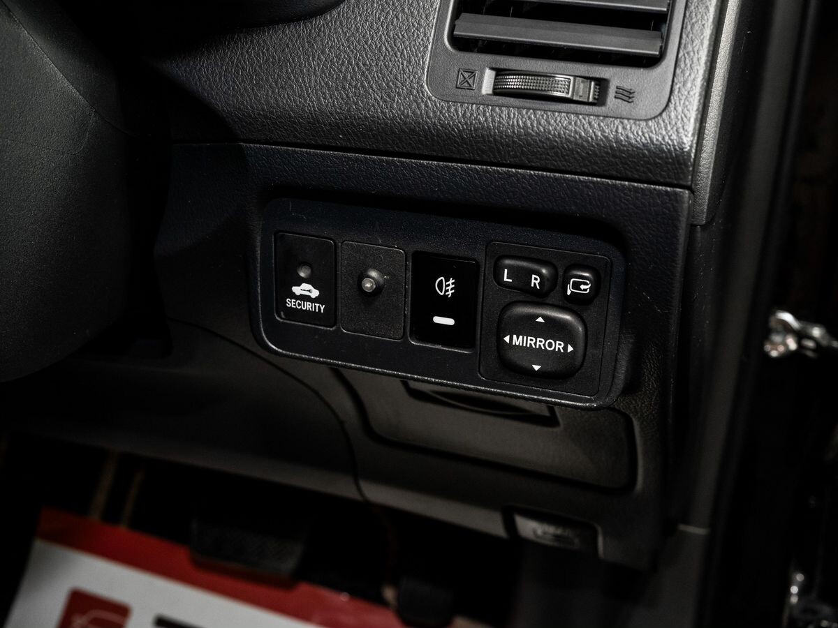 Toyota Corolla Fielder 2011 - фото автомобиля