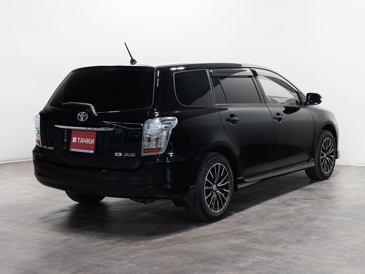 Toyota Corolla Fielder 2011 - фото автомобиля