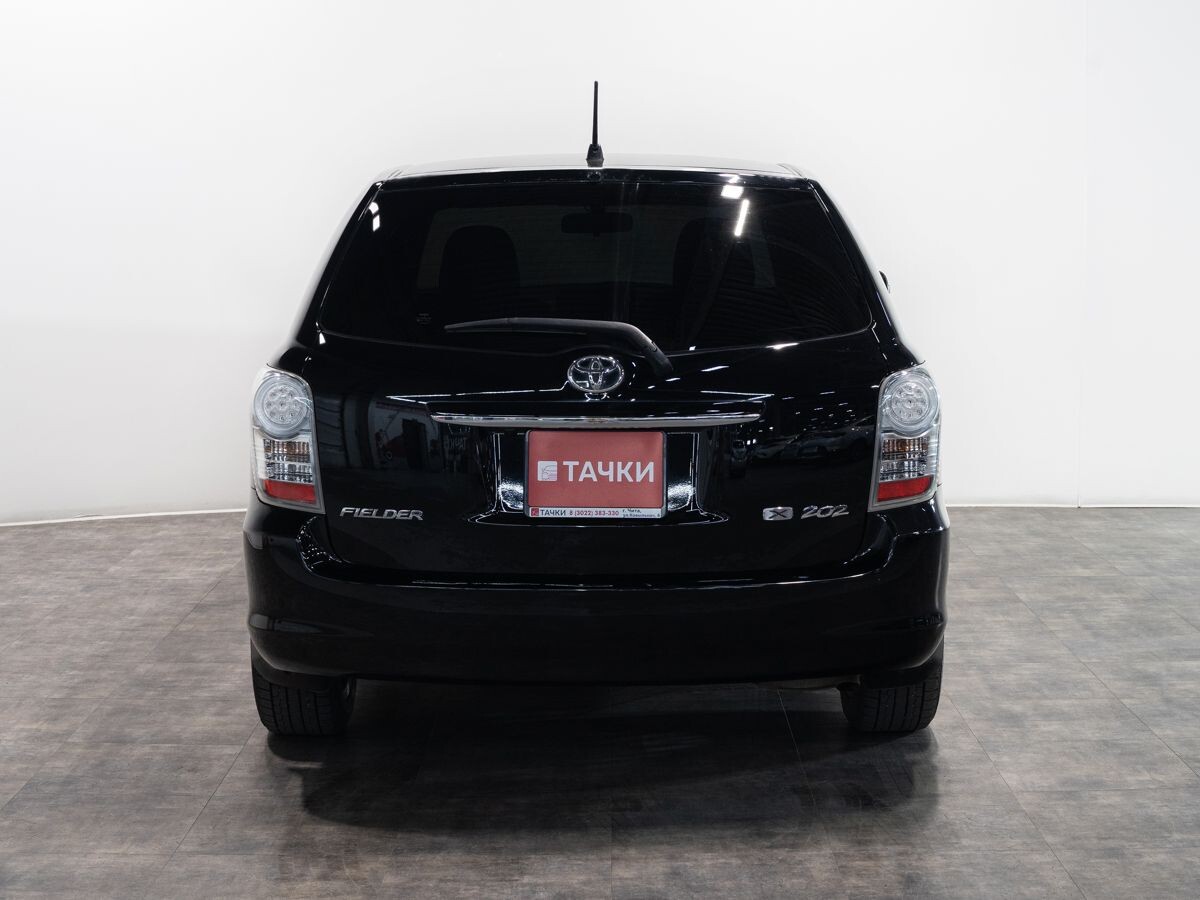 Toyota Corolla Fielder 2011 - фото автомобиля