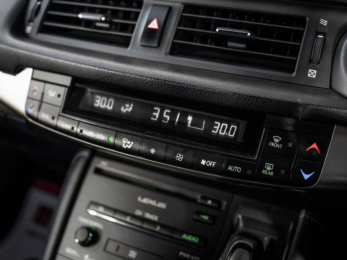 Lexus CT200h 2014 - фото автомобиля