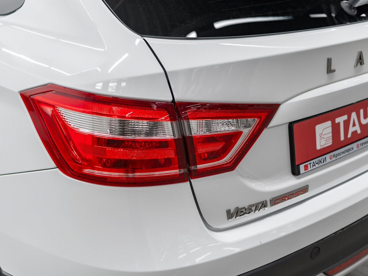 Лада Веста 2018 - фото автомобиля