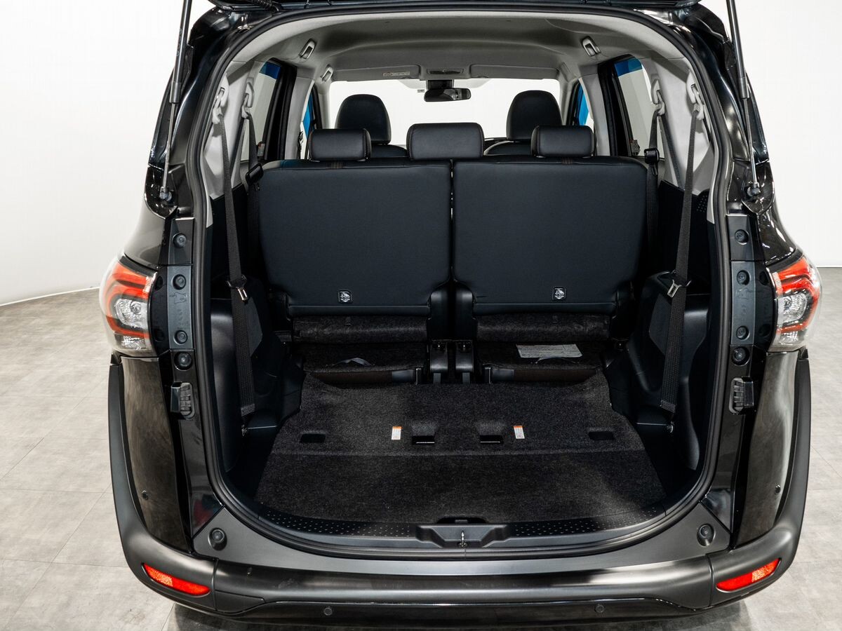 Toyota Sienta 2019 - фото автомобиля