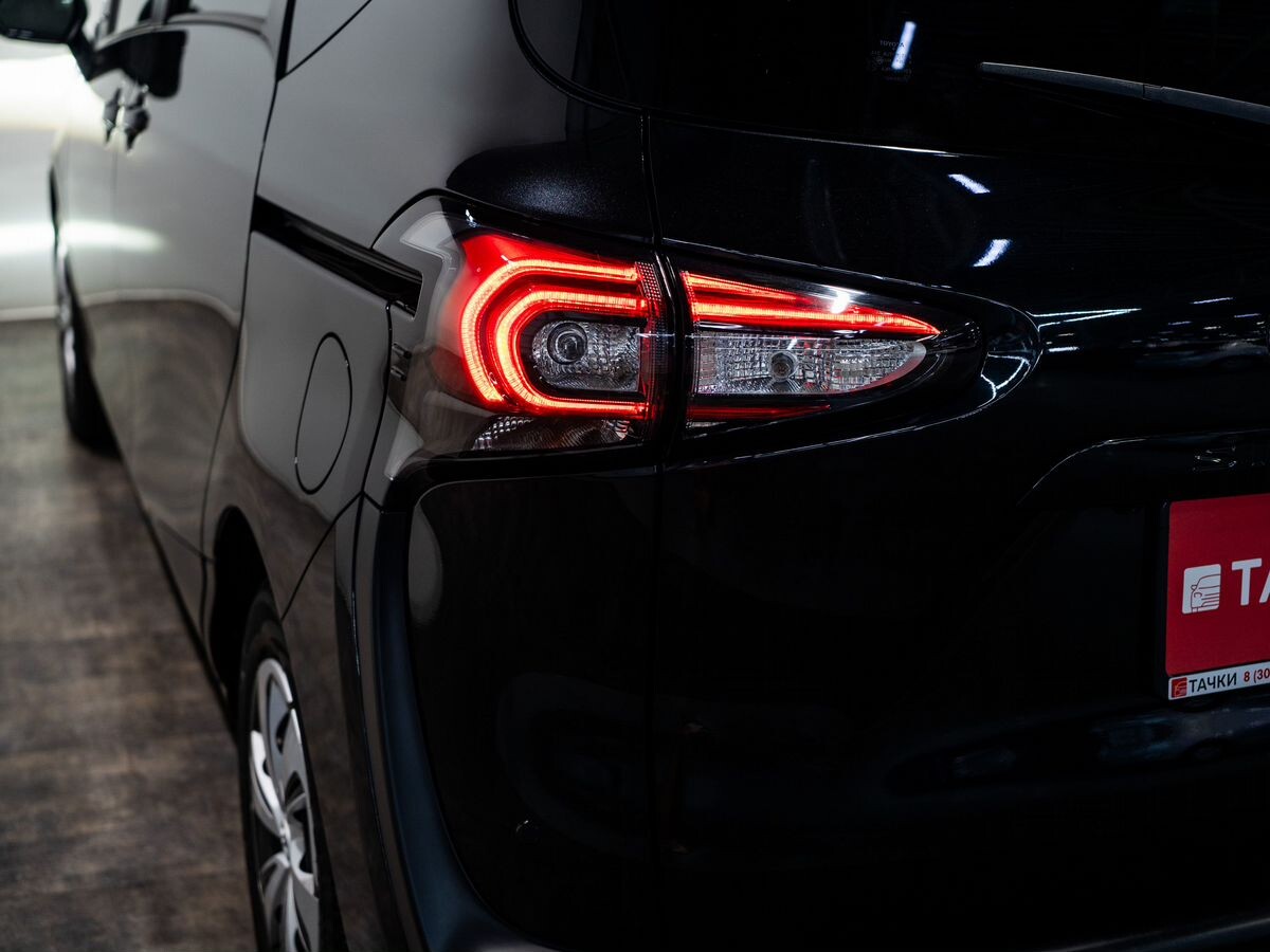 Toyota Sienta 2019 - фото автомобиля