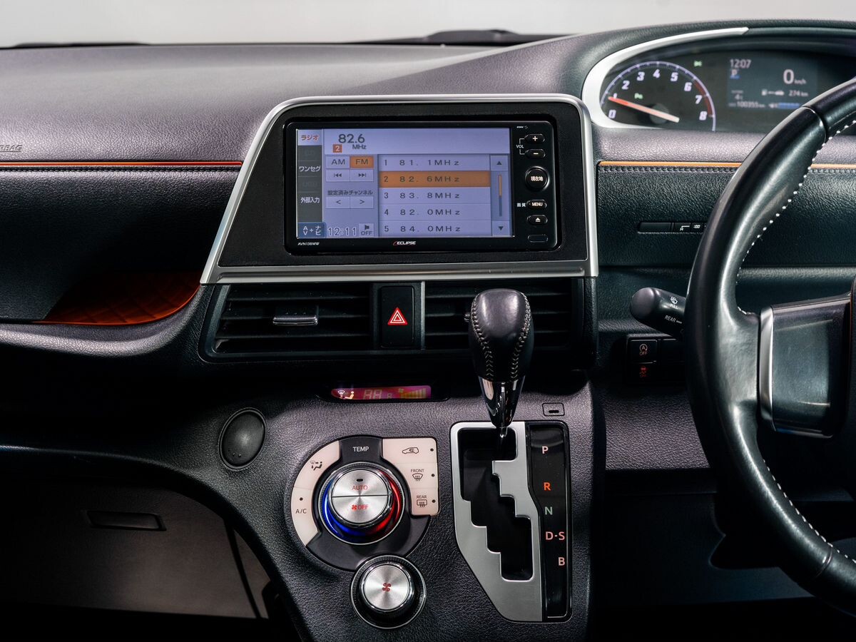 Toyota Sienta 2019 - фото автомобиля