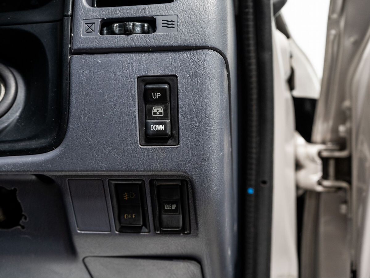 Toyota Hilux Surf 1998 - фото автомобиля