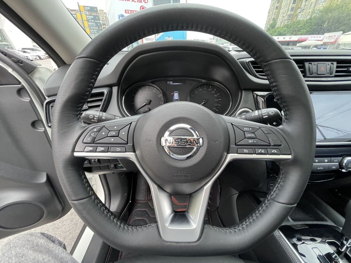 Nissan X-Trail 2023 - фото автомобиля