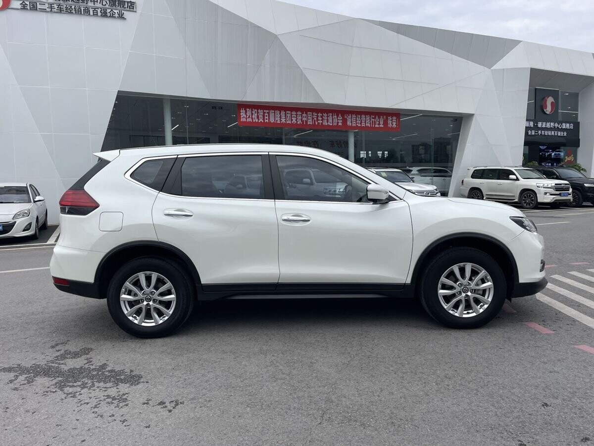 Nissan X-Trail 2023 - фото автомобиля