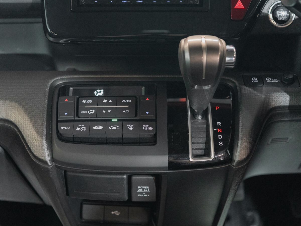 Honda Stepwgn 2019 - фото автомобиля