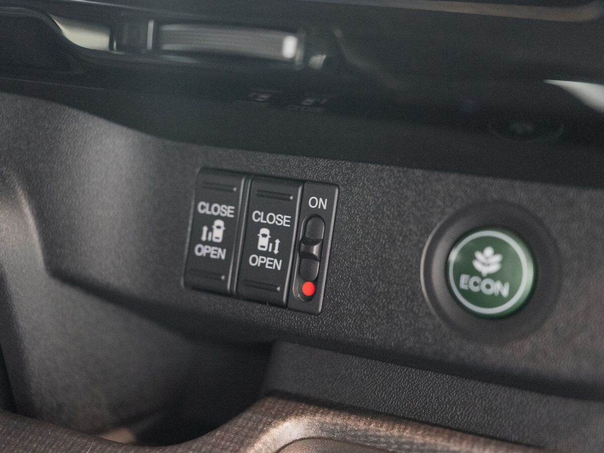 Honda Stepwgn 2019 - фото автомобиля