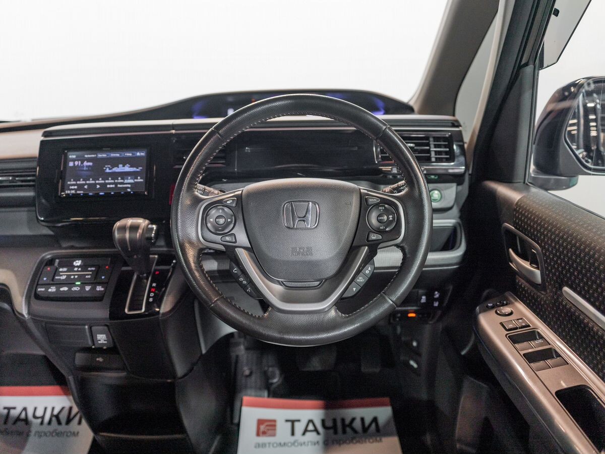 Honda Stepwgn 2019 - фото автомобиля