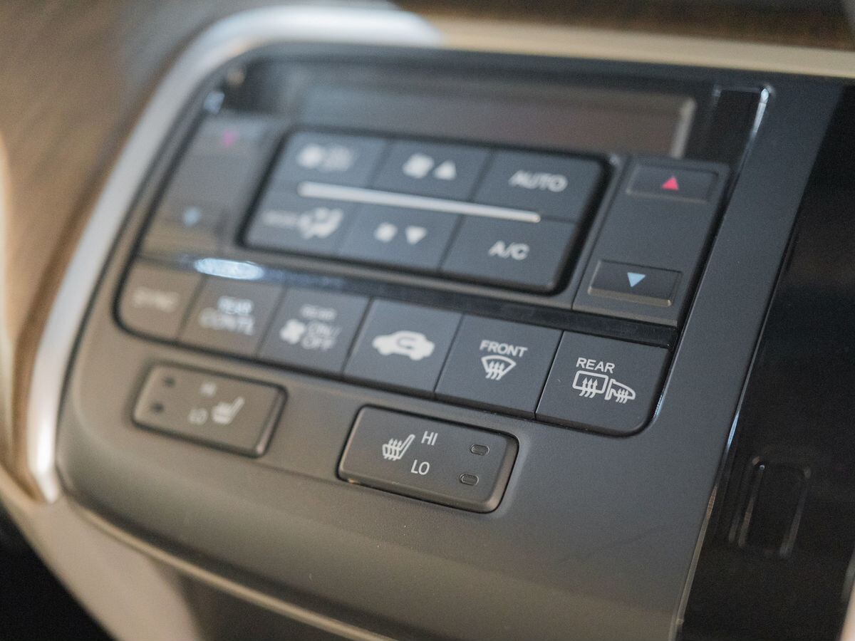 Honda Stepwgn 2018 - фото автомобиля