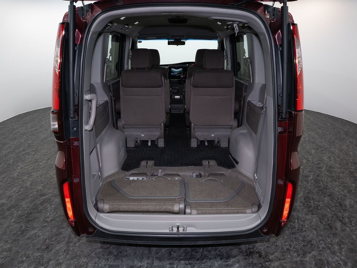 Honda Stepwgn 2018 - фото автомобиля