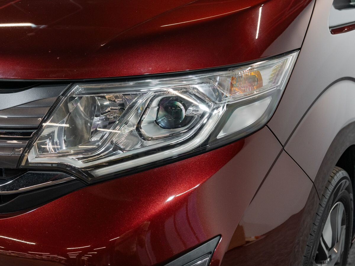 Honda Stepwgn 2018 - фото автомобиля